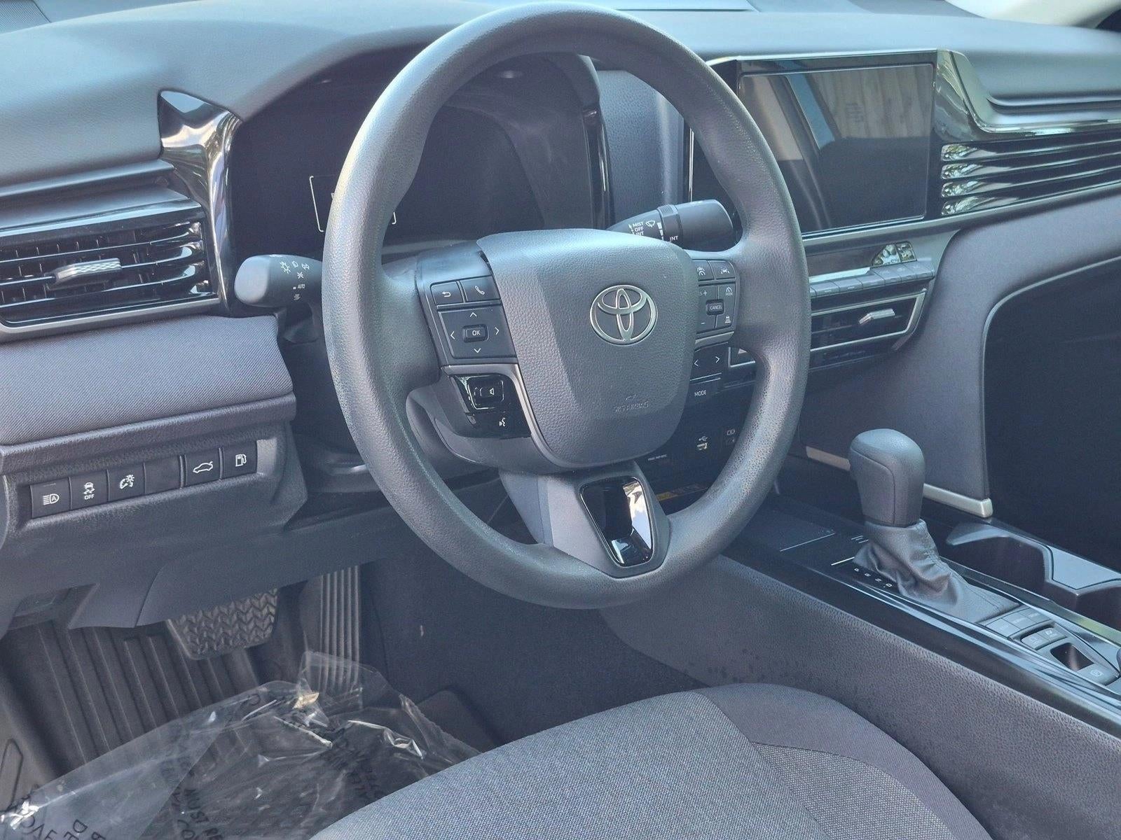 2025 Toyota Camry LE (SE)