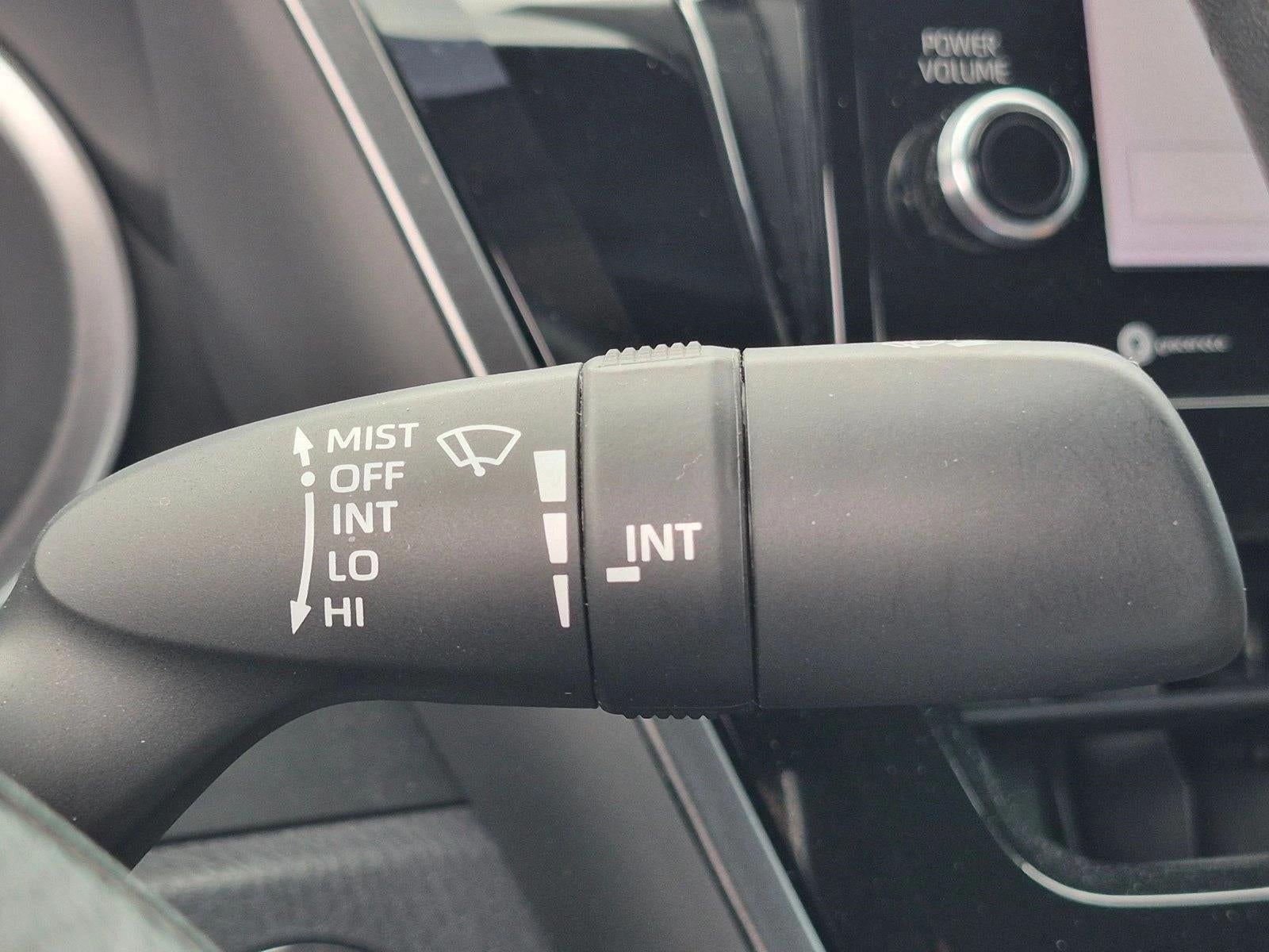 2021 Toyota Camry XLE Auto (SE)