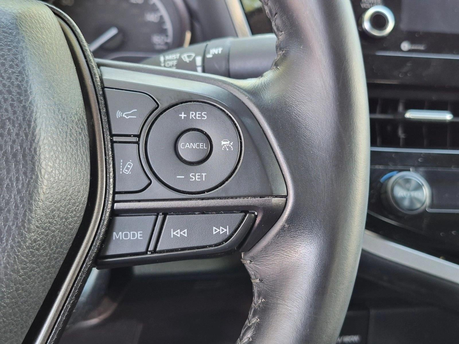 2021 Toyota Camry SE Auto (SE)