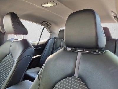 2021 Toyota Camry SE Auto (SE)