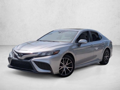 2022 Toyota Camry SE Auto (SE)
