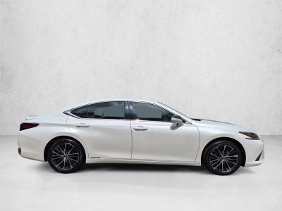 2022 Lexus ES 300h FWD