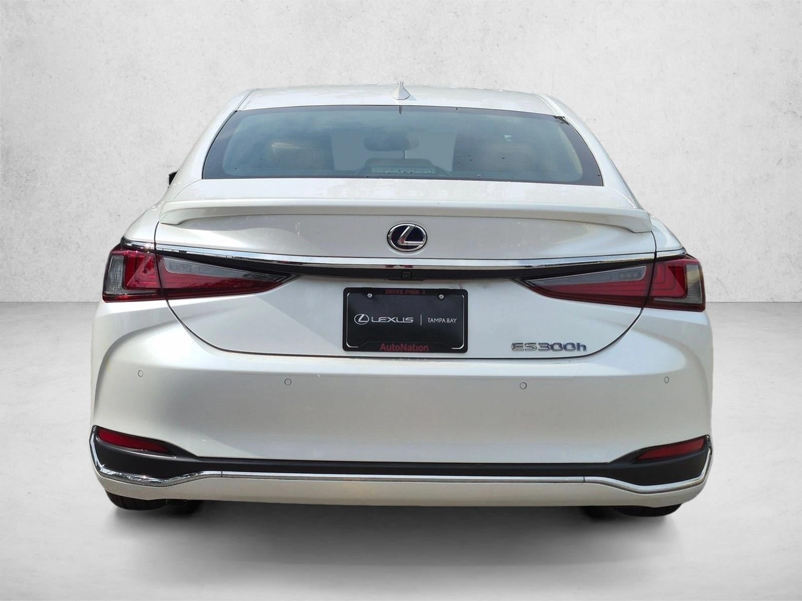 2022 Lexus ES 300h FWD