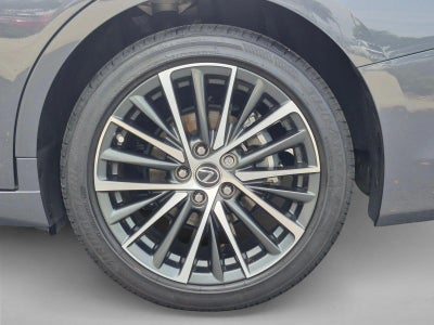2025 Lexus ES 300h FWD