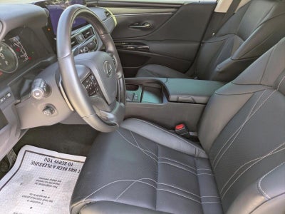 2025 Lexus ES 300h Luxury FWD