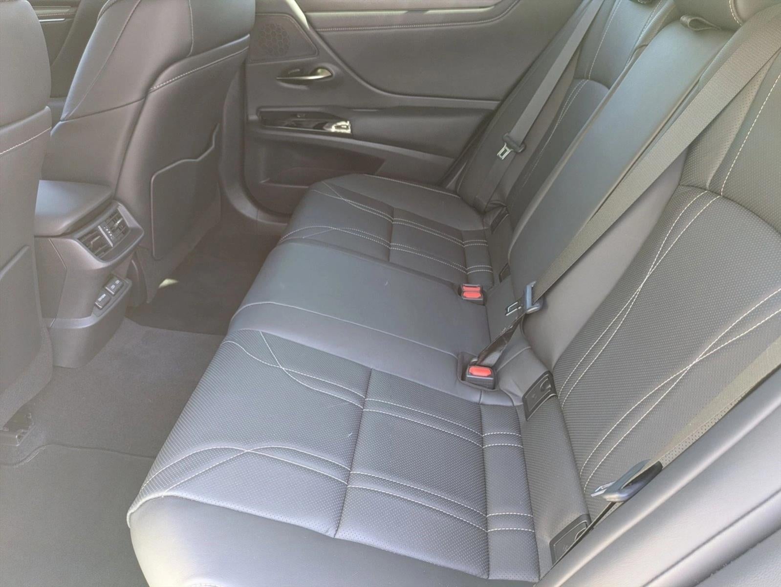 2025 Lexus ES 300h Luxury FWD