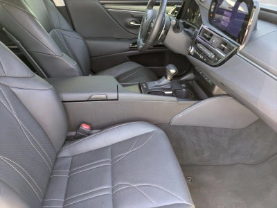 2025 Lexus ES 300h Luxury FWD