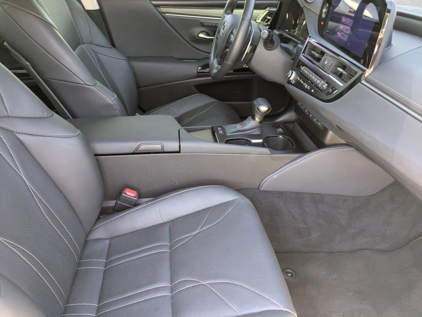 2025 Lexus ES 300h Luxury FWD