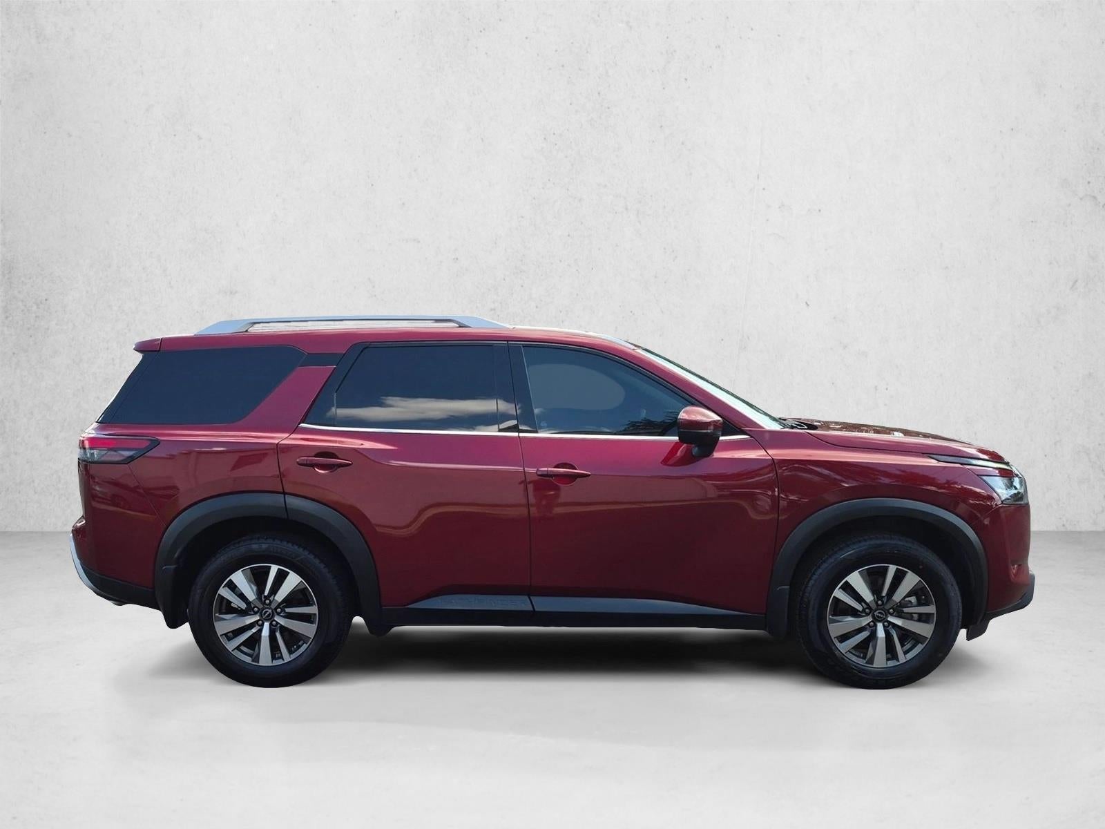 2022 Nissan Pathfinder SL 2WD