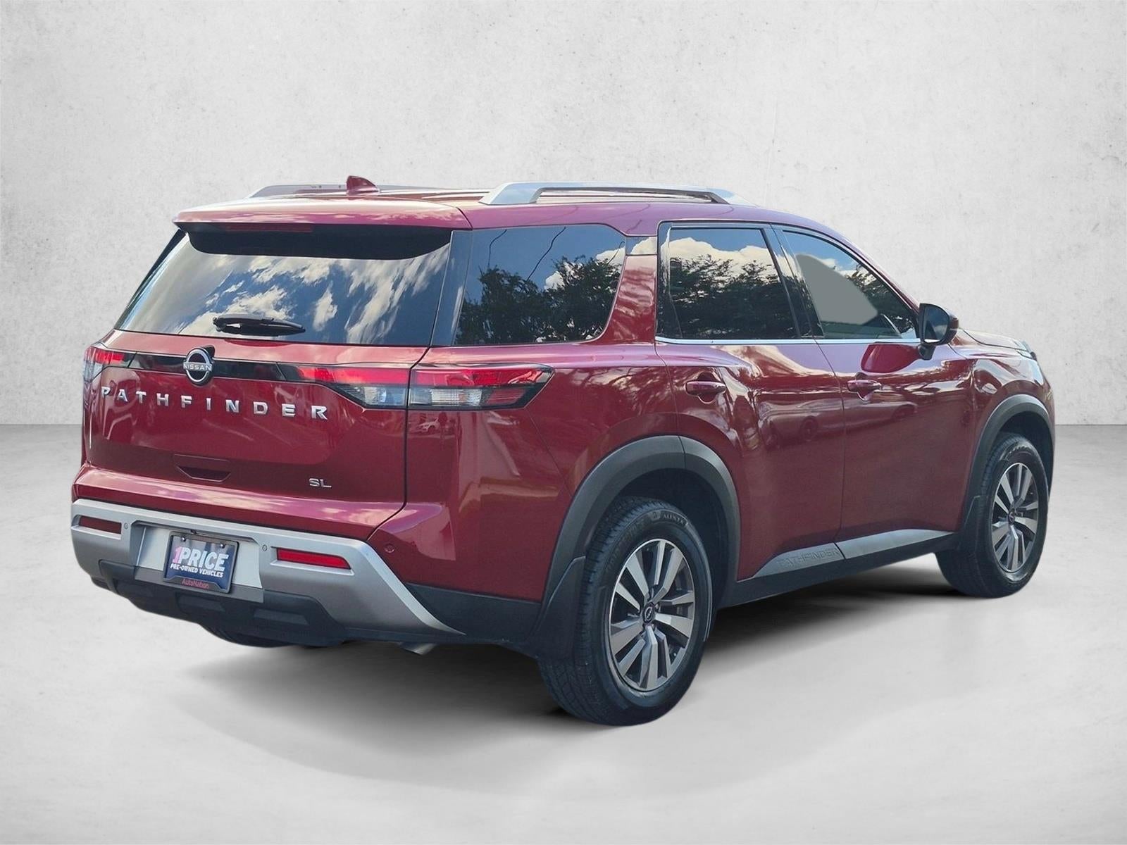 2022 Nissan Pathfinder SL 2WD