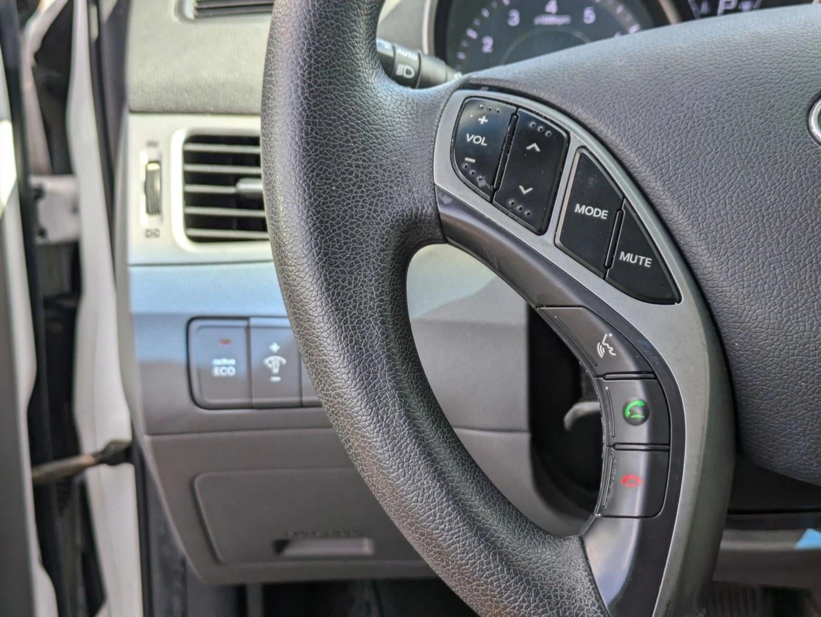 2016 Hyundai ELANTRA 4dr Sdn Auto SE