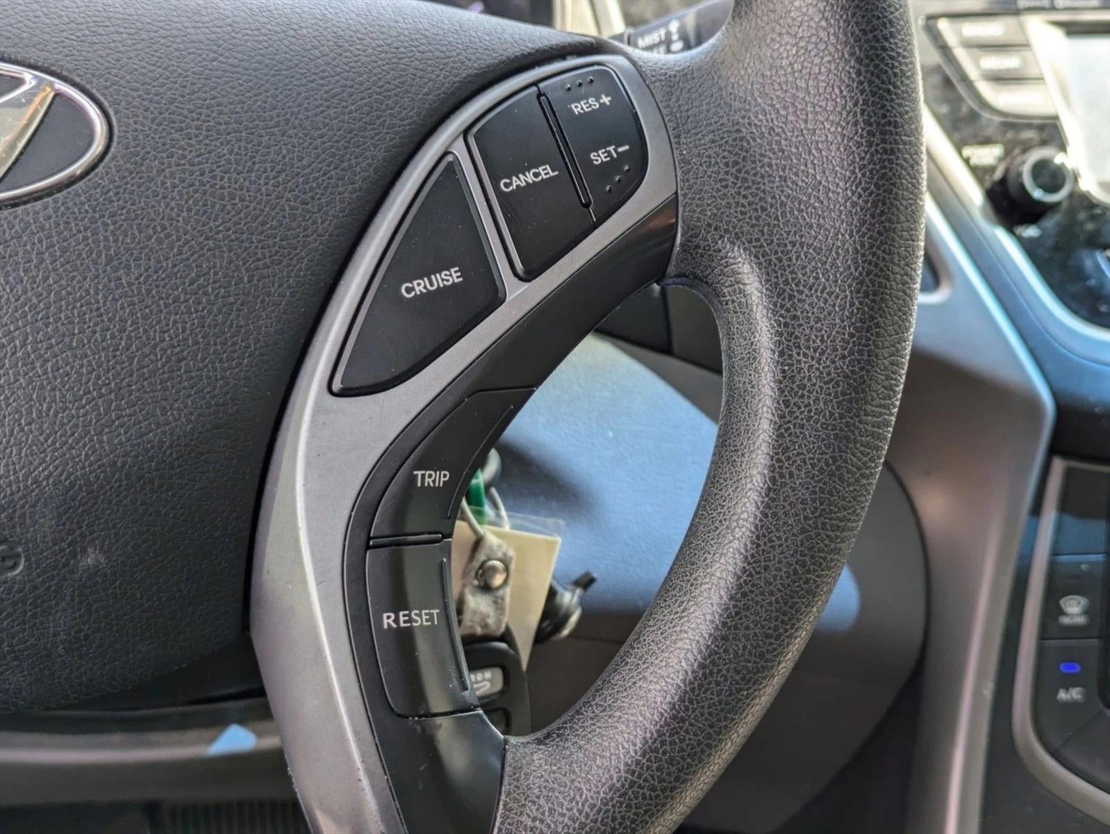 2016 Hyundai ELANTRA 4dr Sdn Auto SE