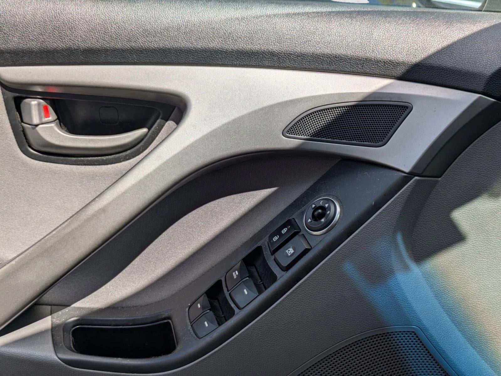 2016 Hyundai ELANTRA 4dr Sdn Auto SE