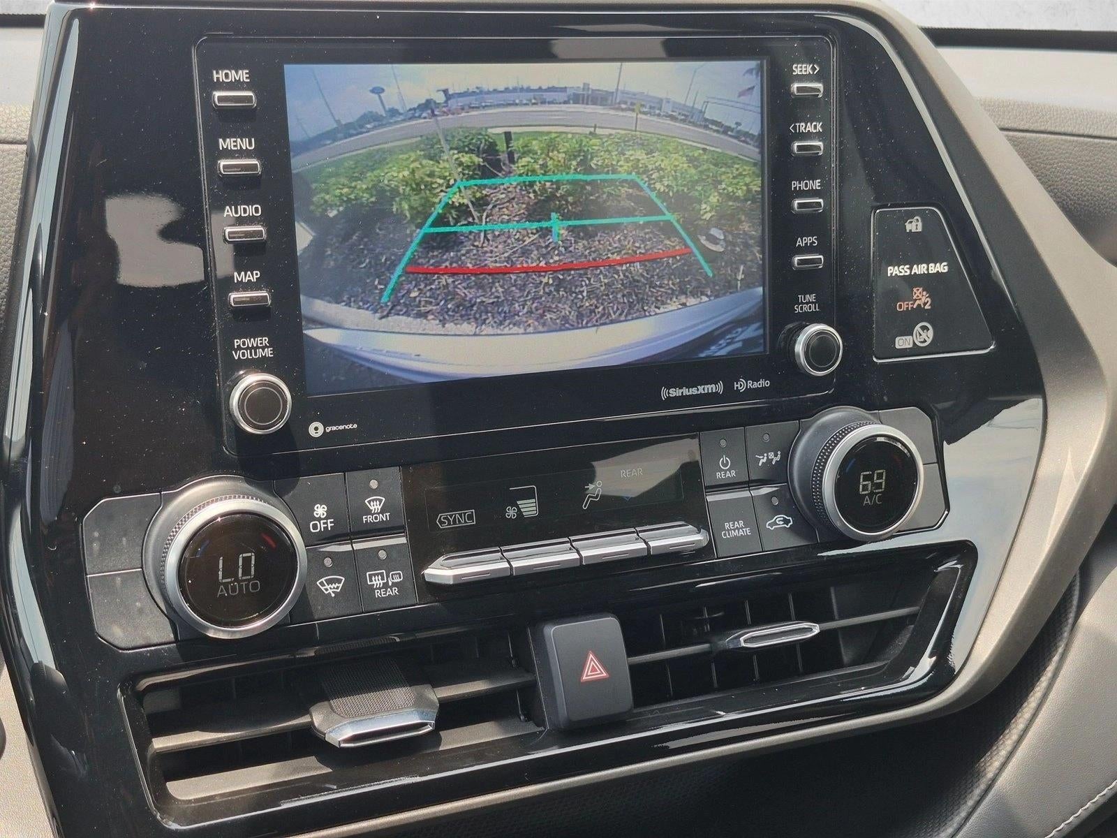 2021 Toyota Highlander LE AWD (Natl)