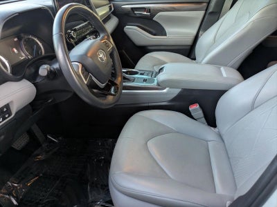 2022 Toyota Highlander Hybrid Platinum AWD (Natl)