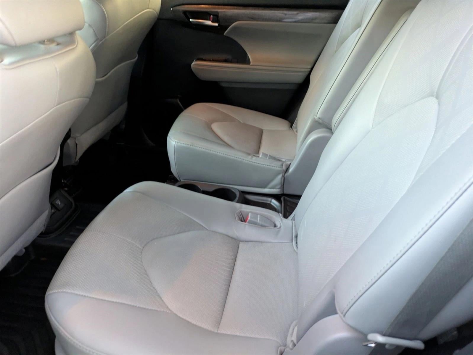 2022 Toyota Highlander Hybrid Platinum AWD (Natl)