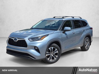 2023 Toyota Highlander Hybrid XLE AWD (Natl)