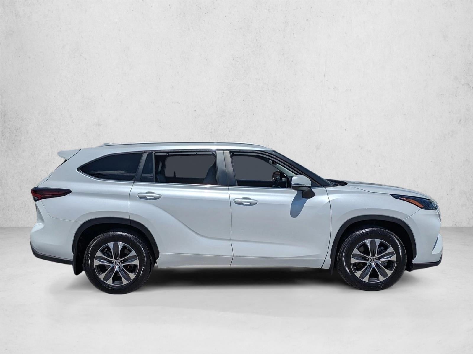 2024 Toyota Highlander XLE FWD (Natl)