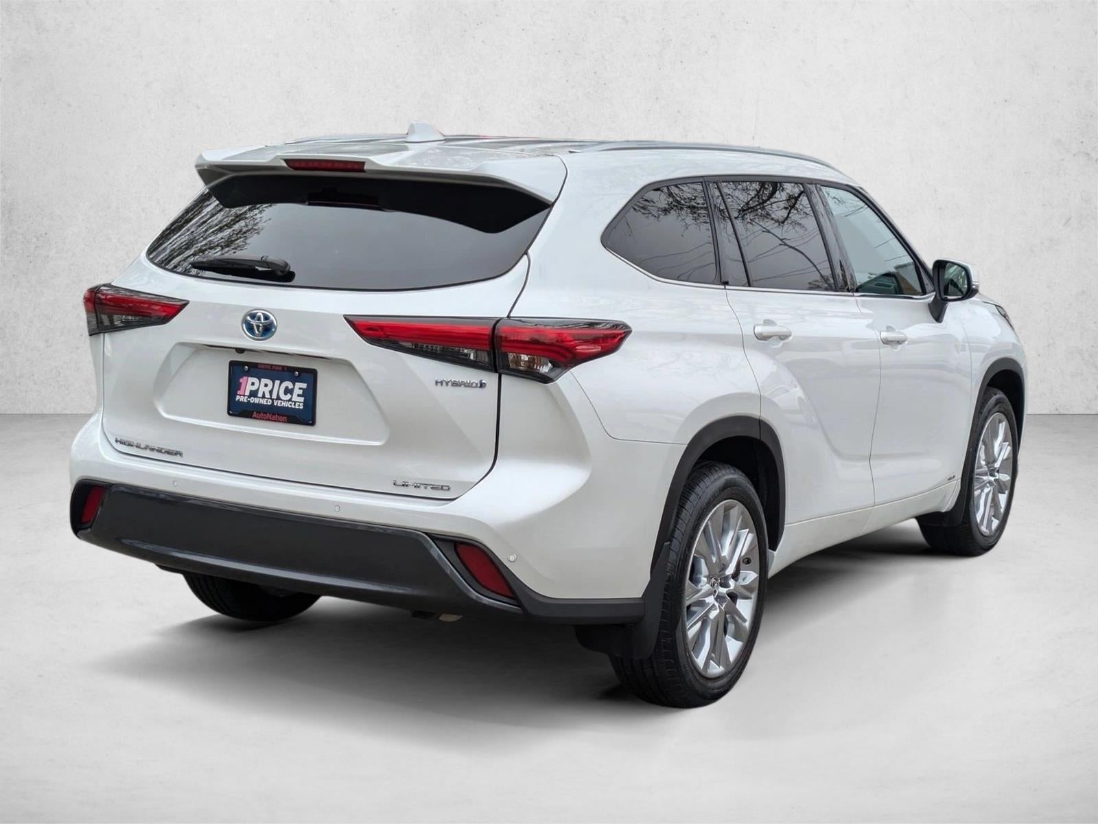 2023 Toyota Highlander Hybrid Limited AWD (Natl)