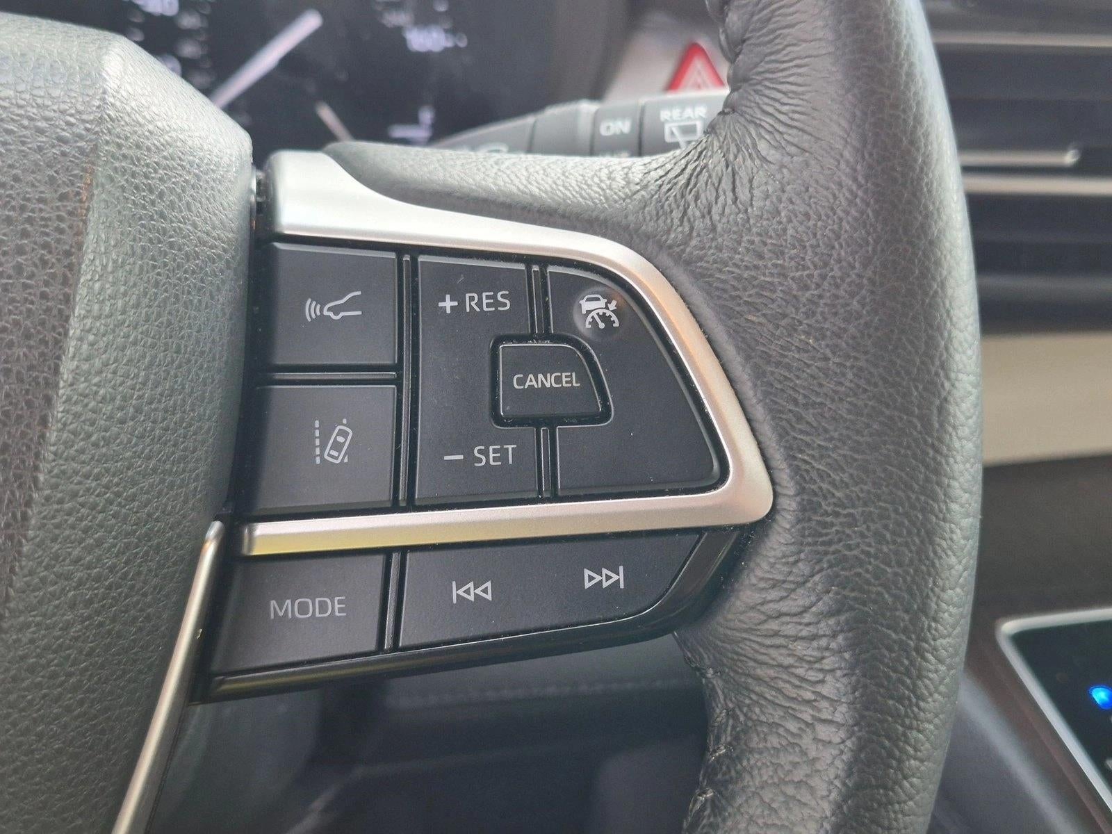 2023 Toyota Sienna XLE FWD 8-Passenger (Natl)