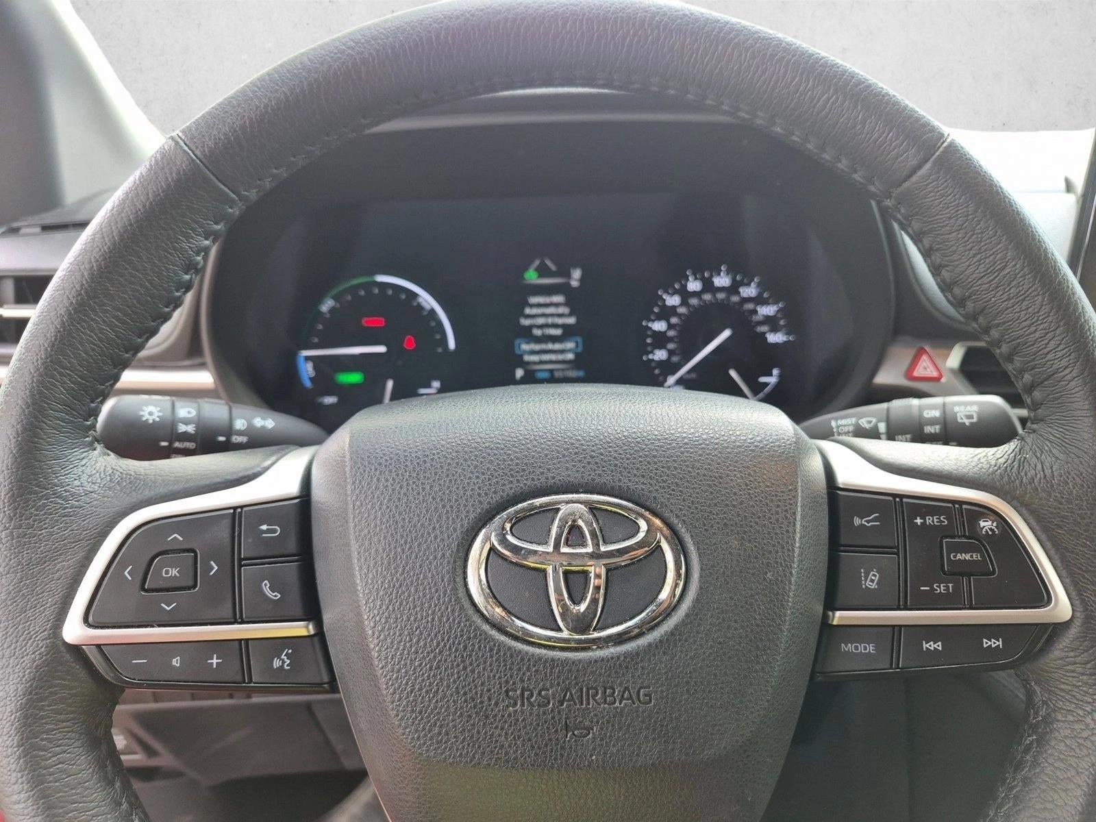 2023 Toyota Sienna XLE FWD 8-Passenger (Natl)