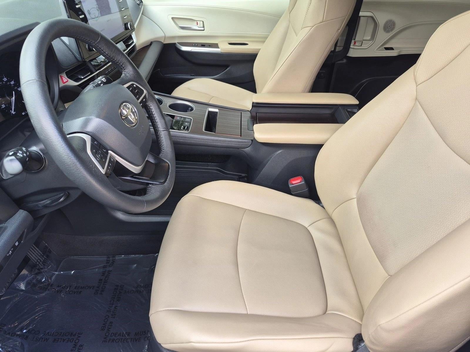 2023 Toyota Sienna XLE FWD 8-Passenger (Natl)