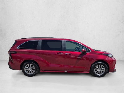 2023 Toyota Sienna XLE FWD 8-Passenger (Natl)