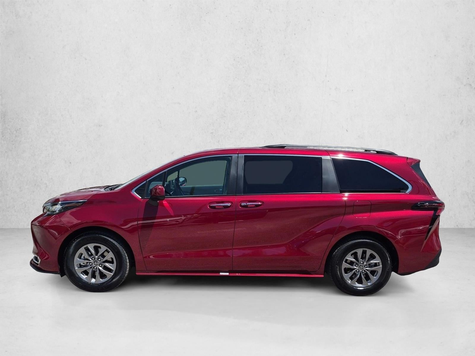 2023 Toyota Sienna XLE FWD 8-Passenger (Natl)