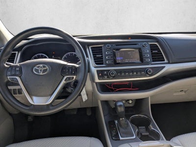 2017 Toyota Highlander LE V6 FWD (GS)