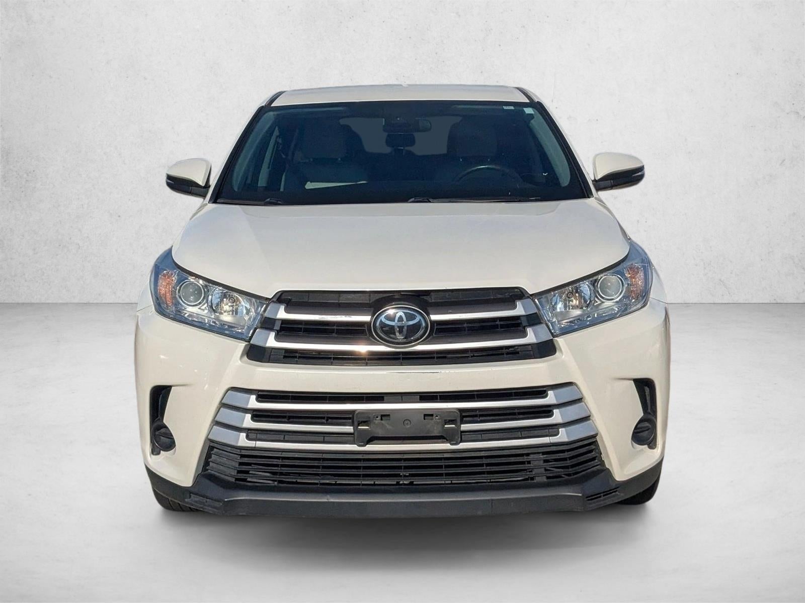 2017 Toyota Highlander LE V6 FWD (GS)