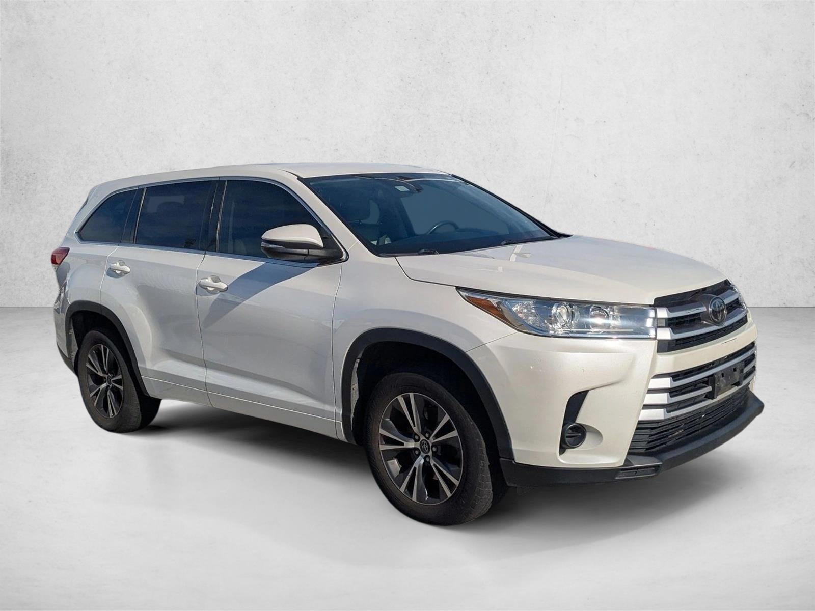 2017 Toyota Highlander LE V6 FWD (GS)