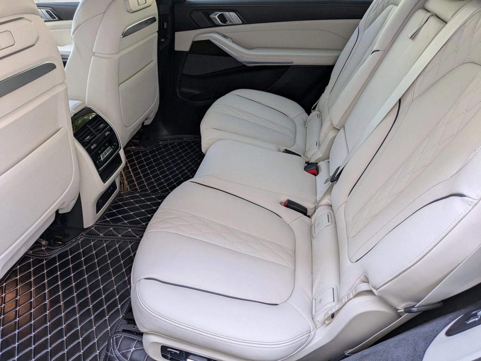 2025 BMW X7 M60i Sports Activity Vehicle