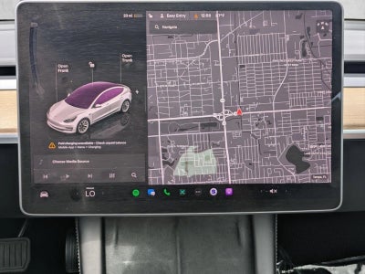 2022 Tesla Model 3 RWD