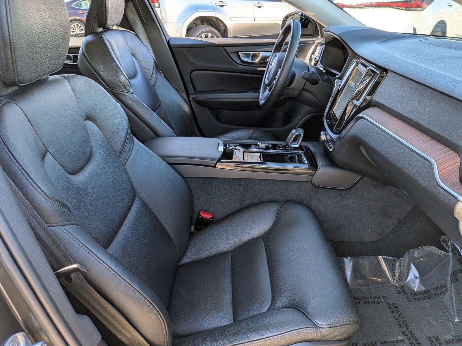 2023 Volvo S60 Recharge Plug-In Hybrid T8 eAWD PHEV Plus Dark Theme