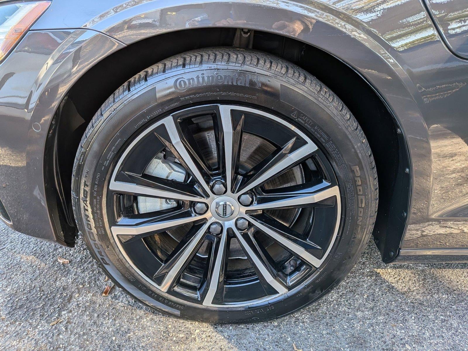 2023 Volvo S60 Recharge Plug-In Hybrid T8 eAWD PHEV Plus Dark Theme