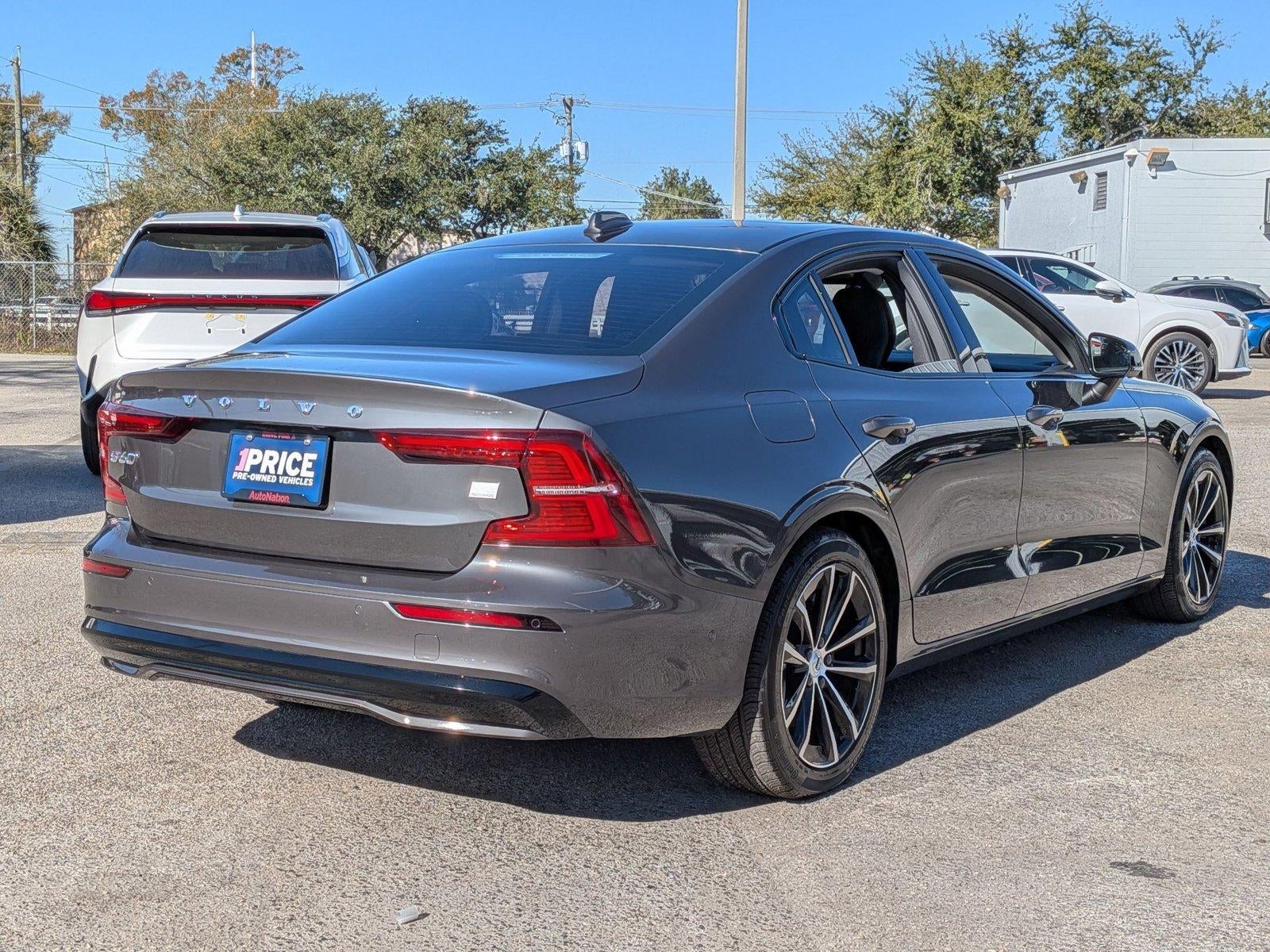 2023 Volvo S60 Recharge Plug-In Hybrid T8 eAWD PHEV Plus Dark Theme