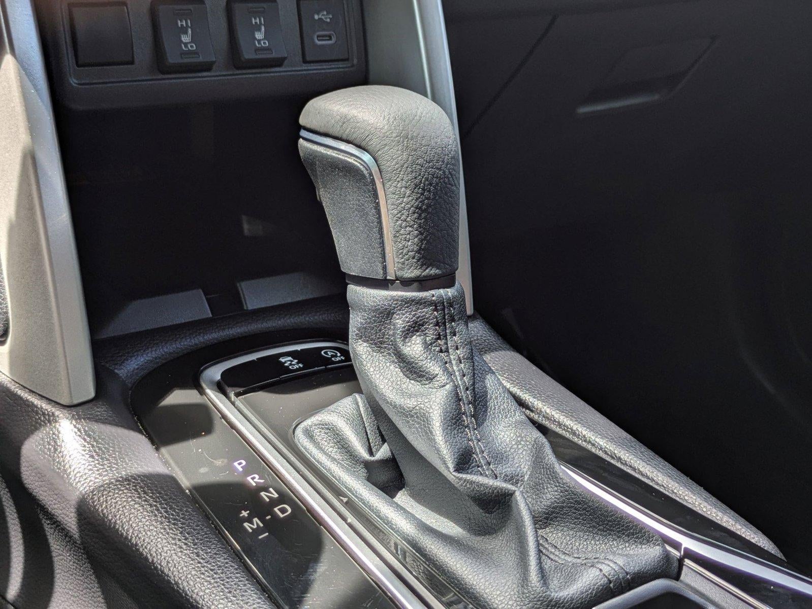 2025 Toyota Corolla Cross XLE 2WD (Natl)