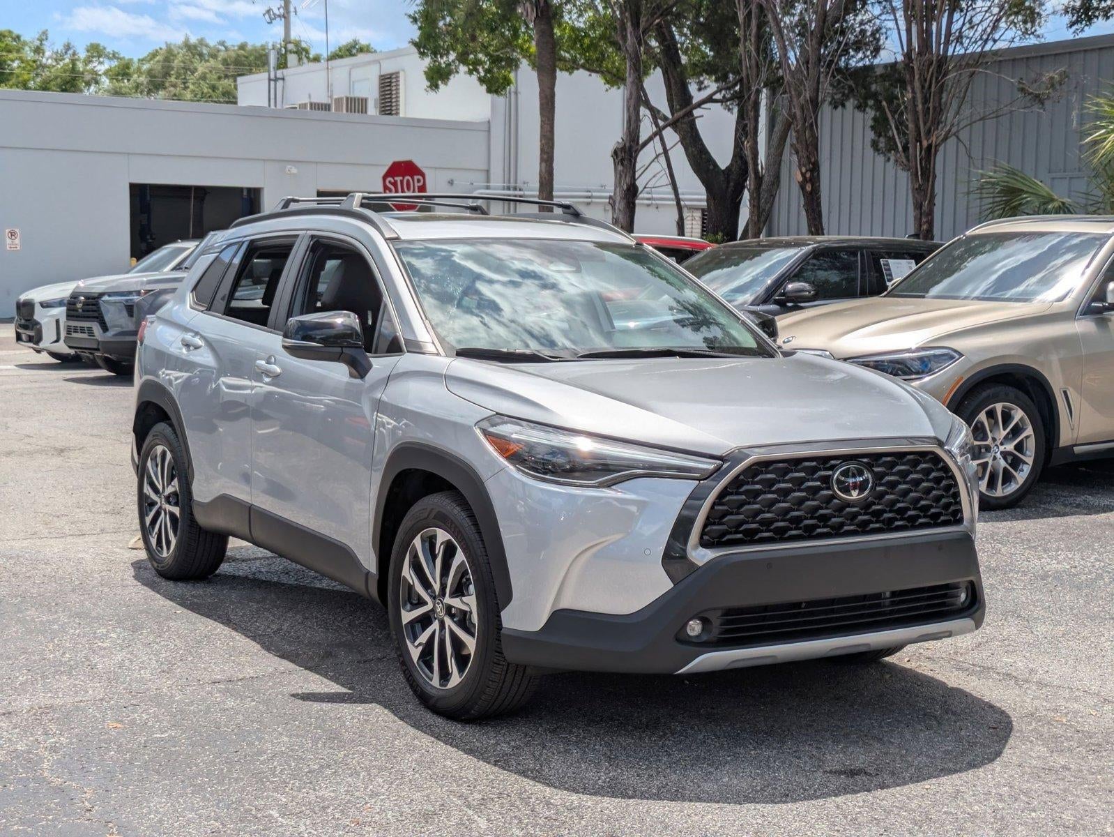 2025 Toyota Corolla Cross XLE 2WD (Natl)