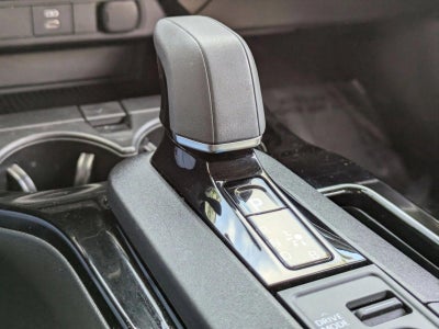 2023 Toyota Prius XLE (Natl)