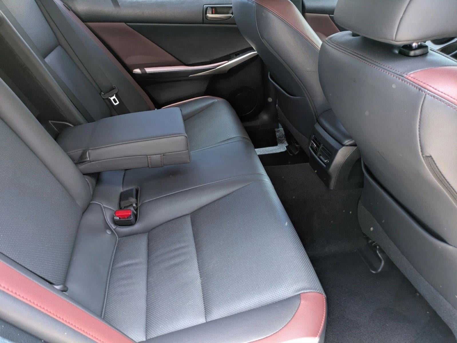 2017 Lexus IS Turbo RWD