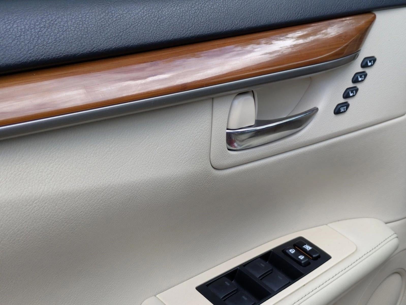 2013 Lexus ES 300h 4dr Sdn Hybrid
