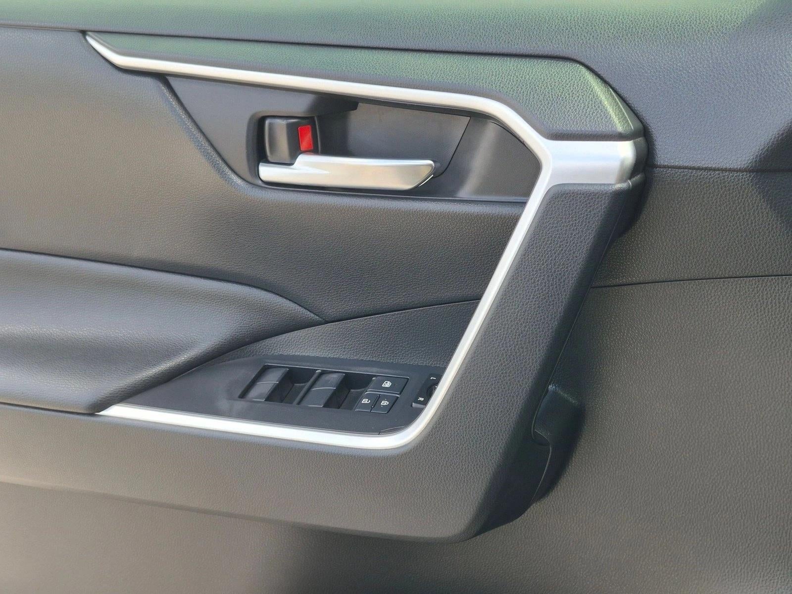 2019 Toyota RAV4 XLE FWD (GS)