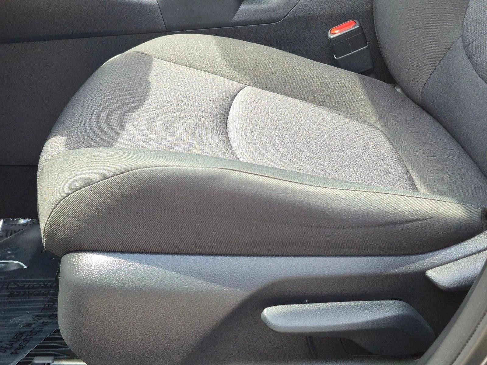 2019 Toyota RAV4 XLE FWD (GS)