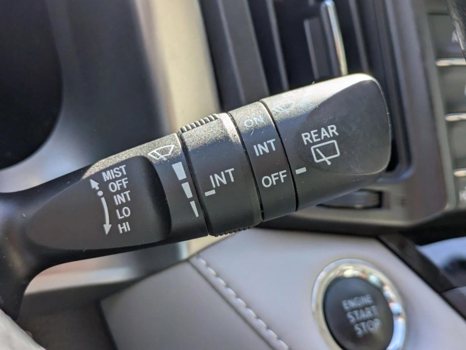 2018 Toyota RAV4 XLE FWD (GS)