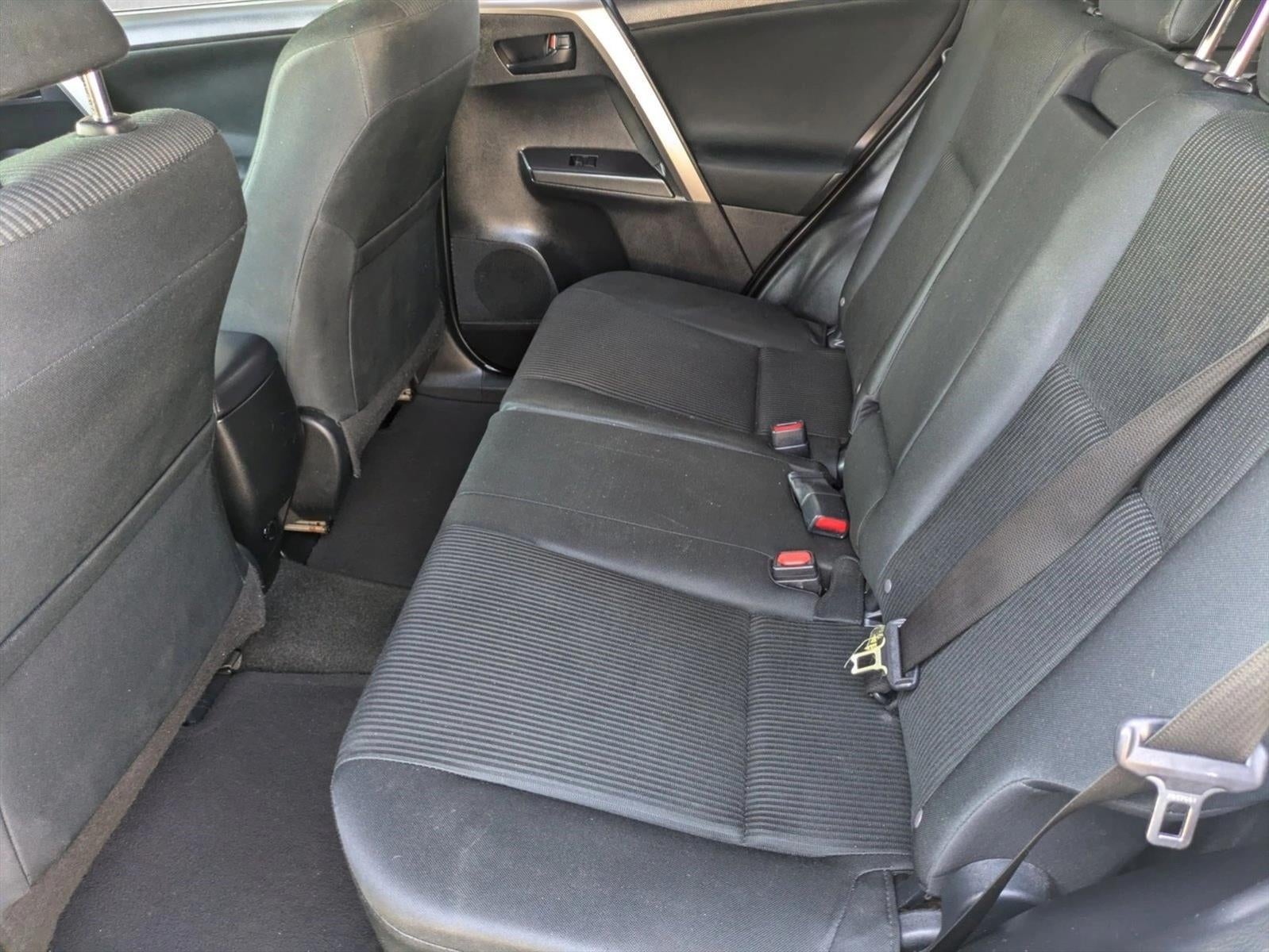 2018 Toyota RAV4 LE FWD (GS)