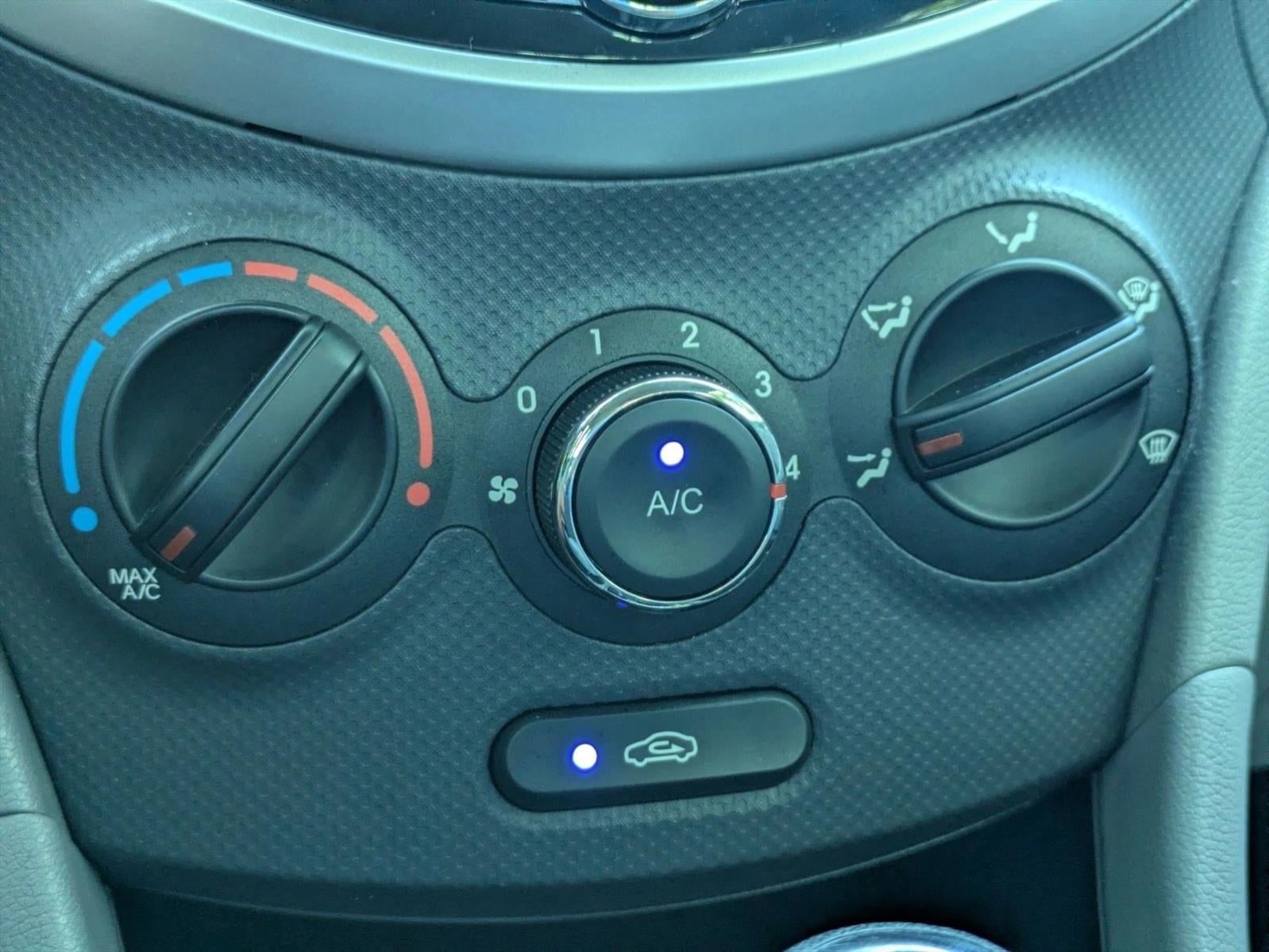 2014 Hyundai ACCENT 4dr Sdn Auto GLS
