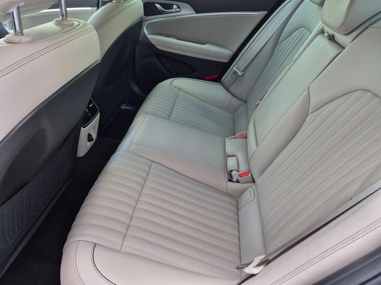 2023 Genesis G70 3.3T RWD