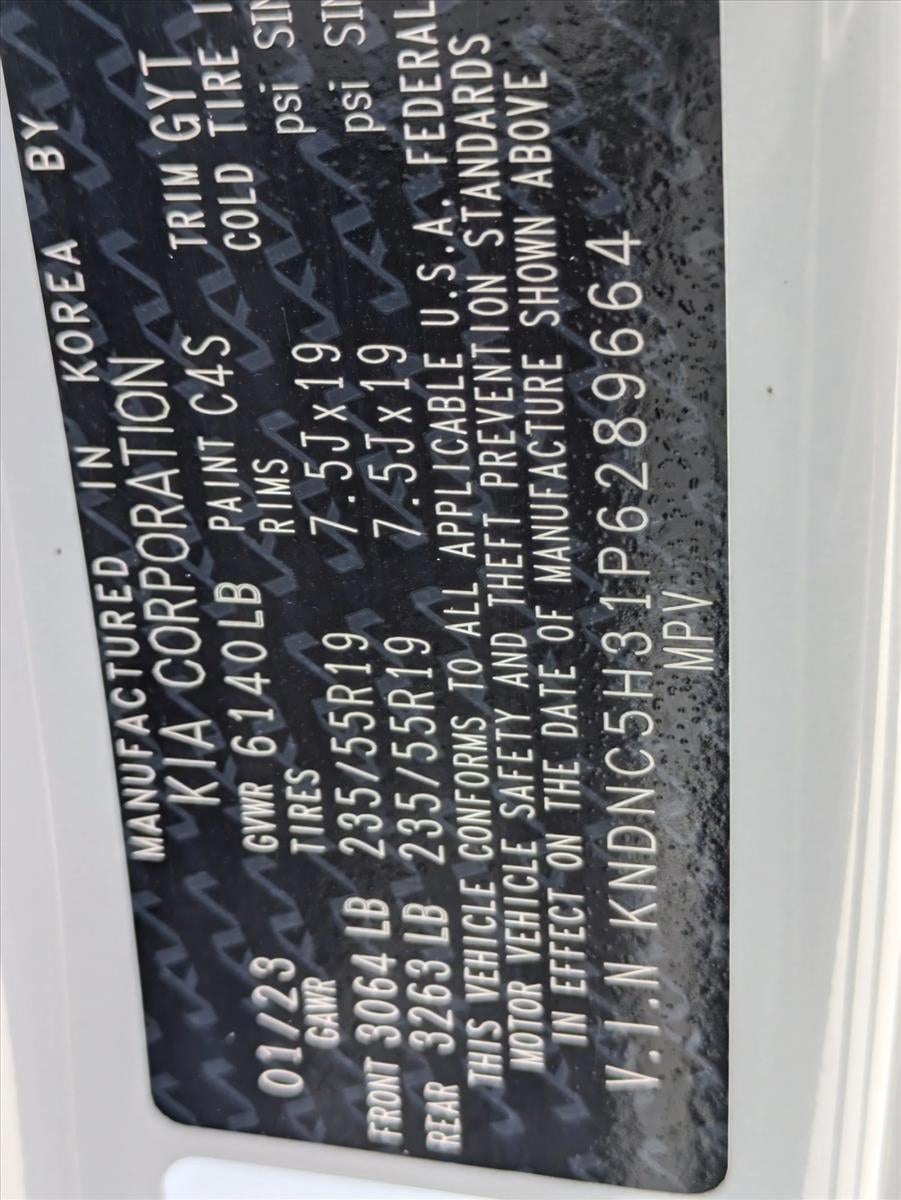 2023 Kia Carnival EX FWD