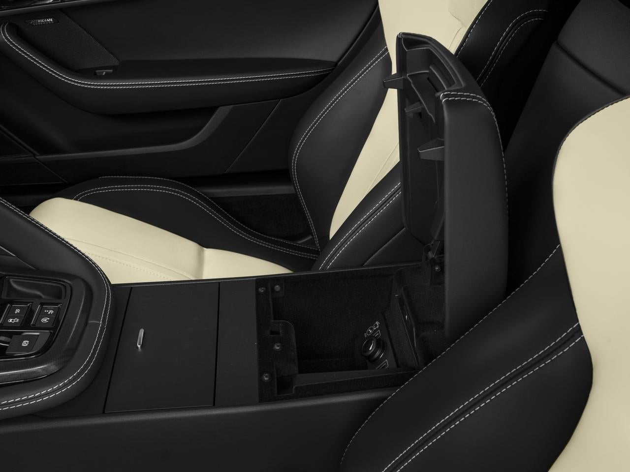 2016 Jaguar F-TYPE 2dr Cpe Auto R AWD