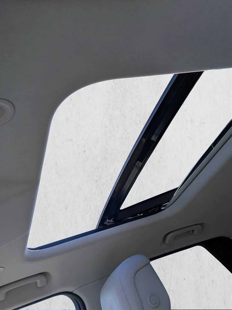 2024 Land Rover Discovery P300 S